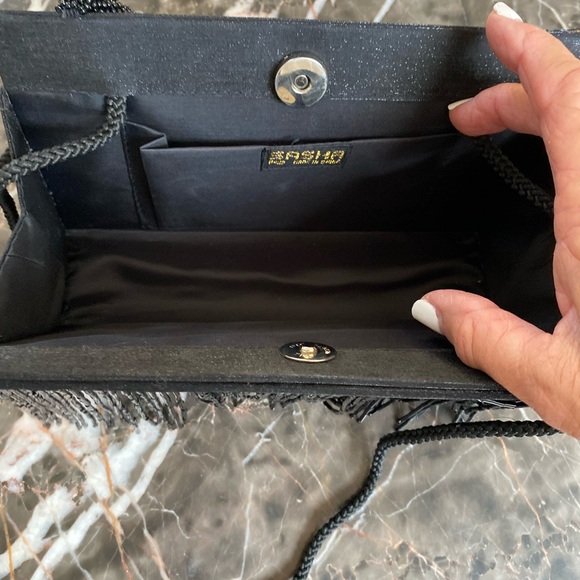 Beaded bag with hand and shoulder/ cross body ability - Picture 3 of 5